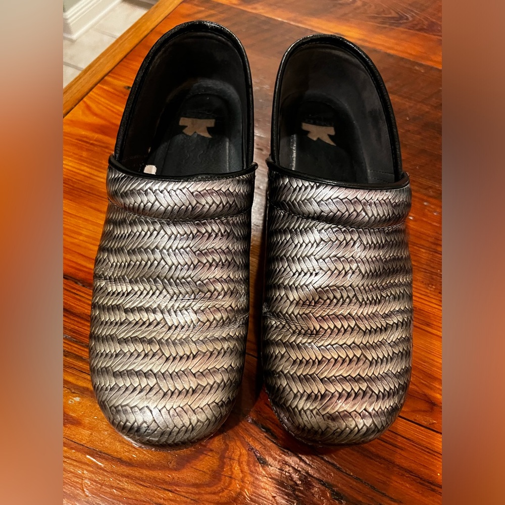 Dansko size 41 woven silver